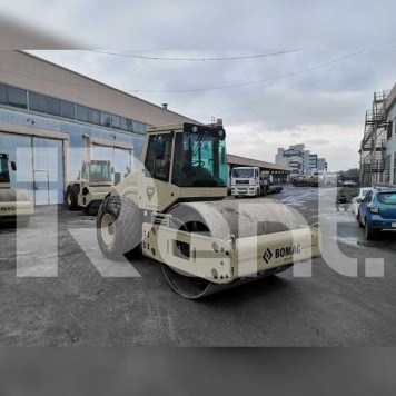 Виброкаток Bomag BW213D-4 Виброкаток Bomag BW213D-4
