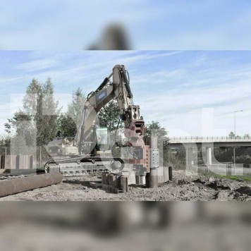 Экскаватор с вибропогружателем Caterpillar 318C Экскаватор с вибропогружателем Caterpillar 318C