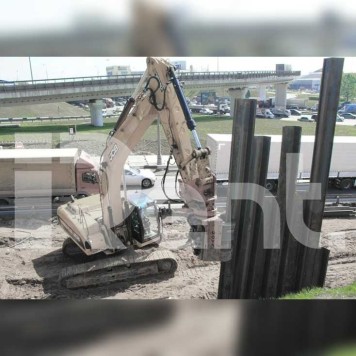 Экскаватор с вибропогружателем JCB JS240LC Экскаватор с вибропогружателем JCB JS240LC