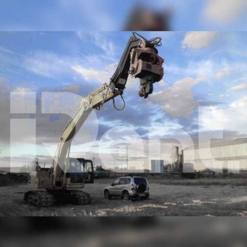 Экскаватор с вибропогружателем Komatsu PC200 Экскаватор с вибропогружателем Komatsu PC200